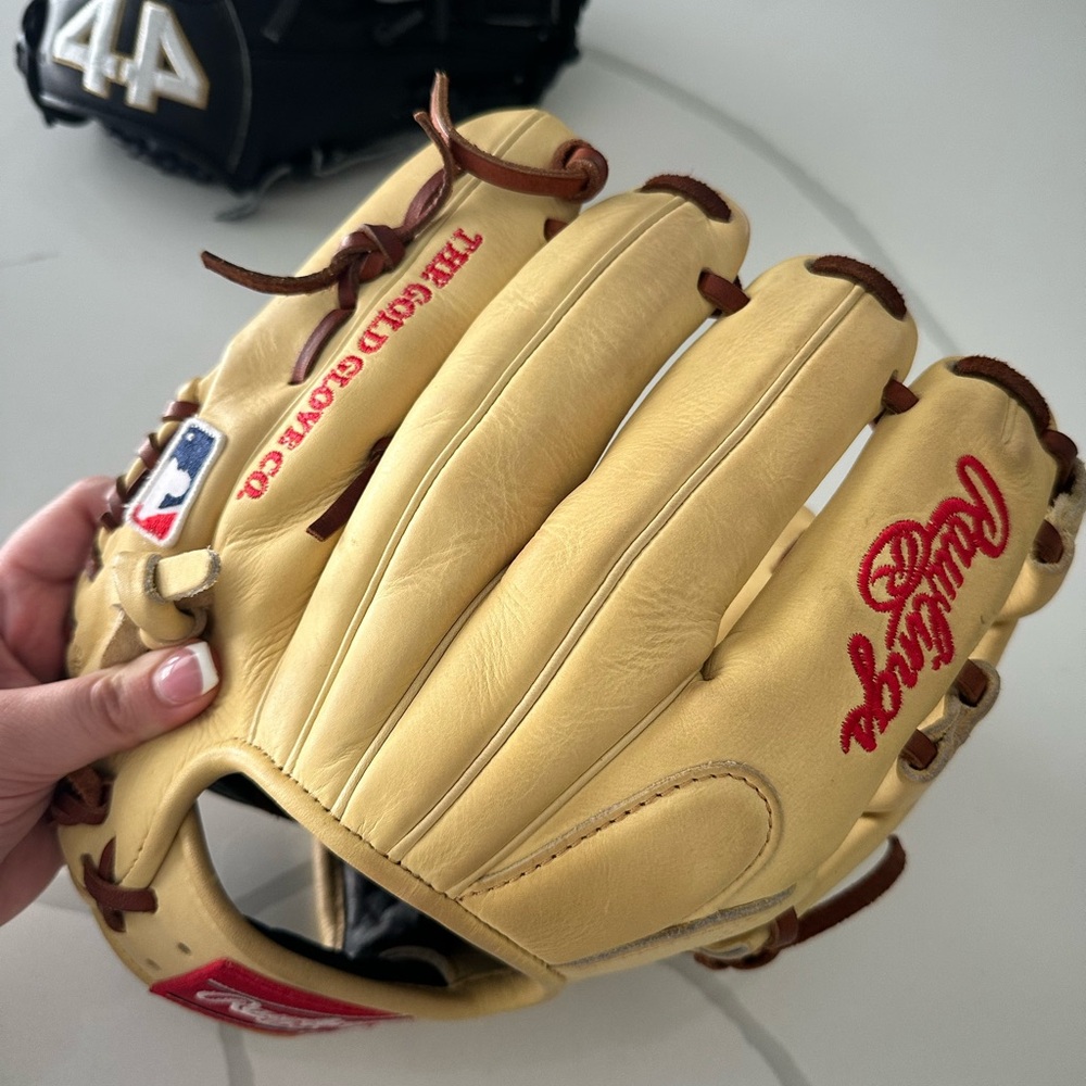 Rawlings Beige Baseball Glove with Red Patch
